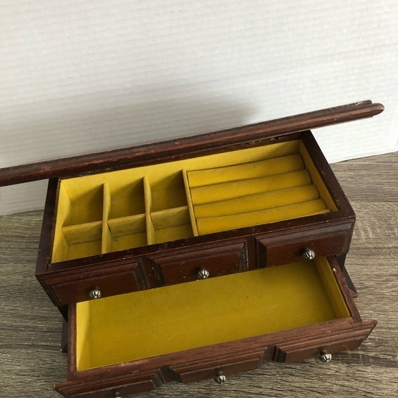Vtg Wooden Jewelry Chest with Lining - Picture 4 of 11